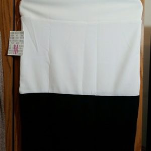 NWT Medium Color block Cassie
